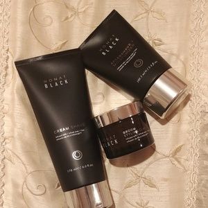 Monat Black